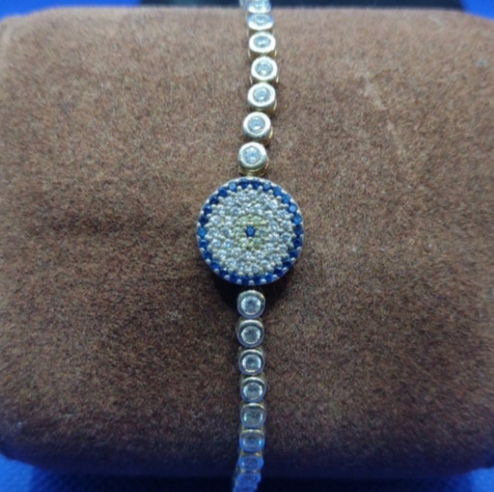 Estate find Beautiful round medallion with sapphires and diamonds, 925 silver